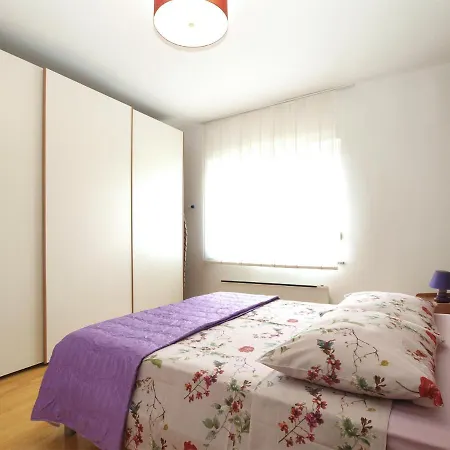 Isabella 2103 بيت للعطل