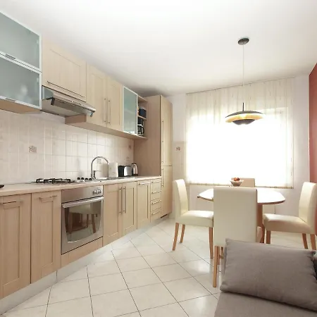 Isabella 2103 بيت للعطل