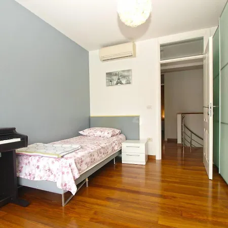 Isabella 2103 * بولا