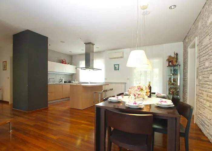 Isabella 2103 Tatil Evi *