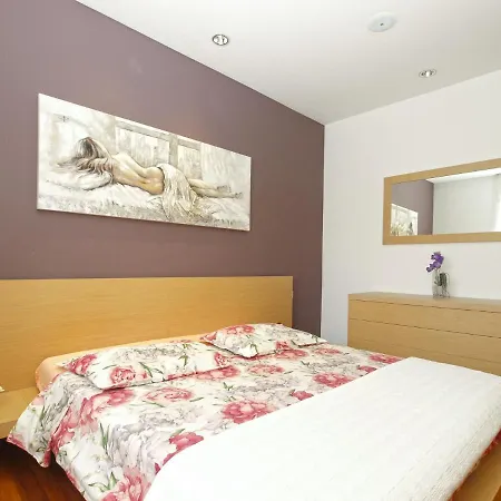 Semesterbostad Isabella 2103 Pula