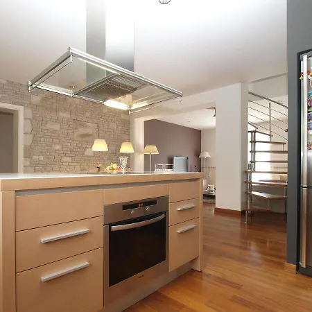 Isabella 2103 풀라